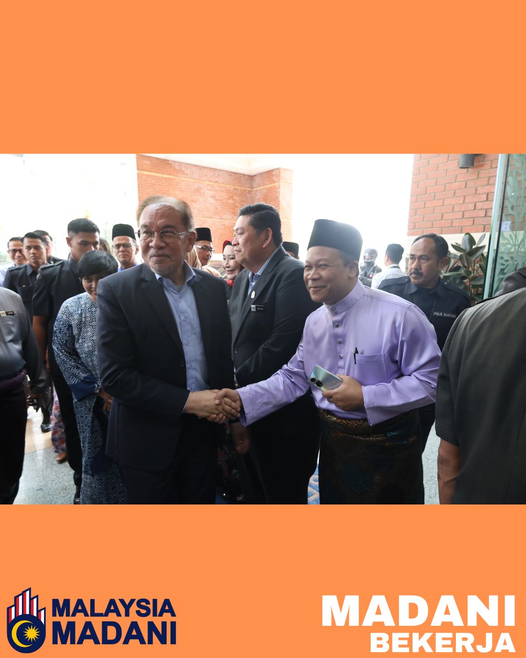 Perhimpunan Bulanan dan Majlis Santunan Mesra Aidilfitri Bersama YB Menteri Di Jabatan Perdana Menteri (Undang-Undang Dan Reformasi Institusi)